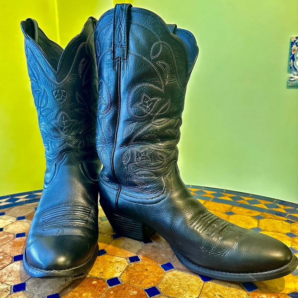 Ariat cowboy boots Size 10M